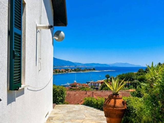 Appartamento in vendita a Ameglia SP