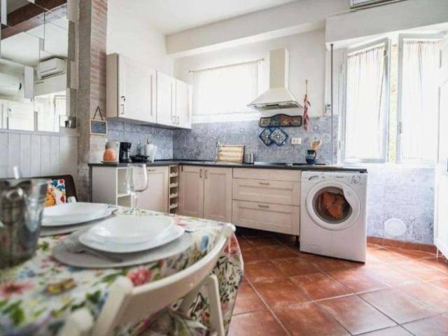 Appartamento in vendita a Ameglia SP