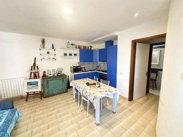 Appartamento in vendita a Ameglia SP