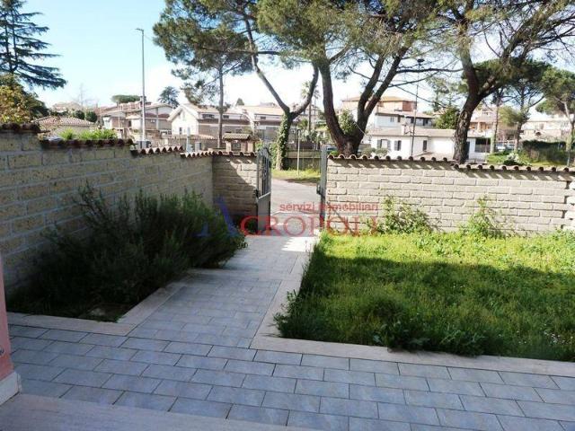 Appartamento in vendita a Anguillara Sabazia RM
