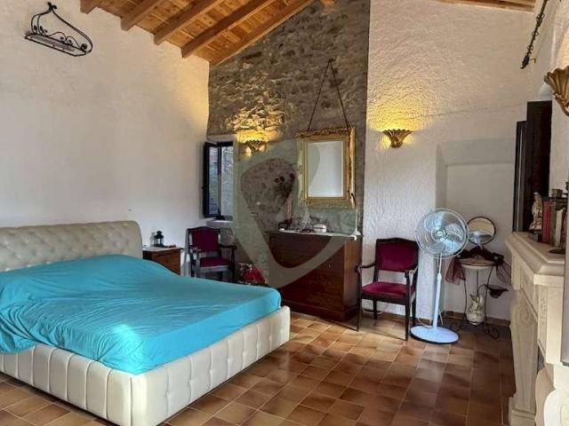 Appartamento in vendita a Apricale IM