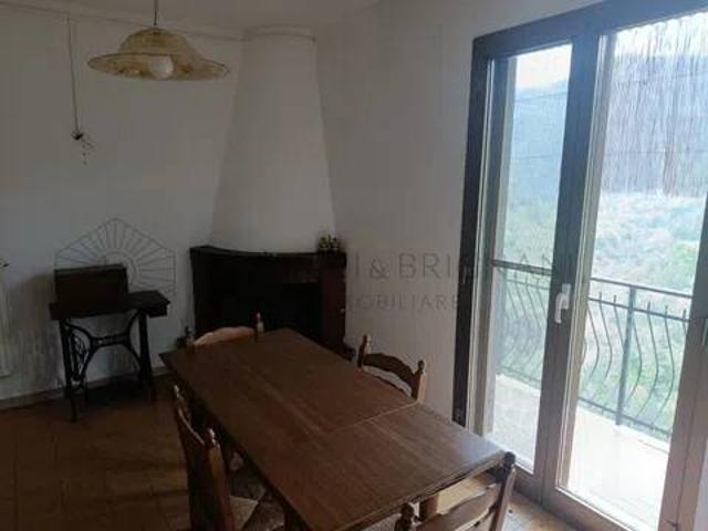 Appartamento in vendita a Apricale IM