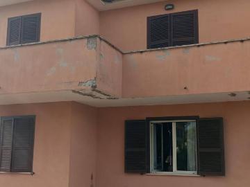 Fossignano, Latina Lazio - Balcone, Parcheggio auto