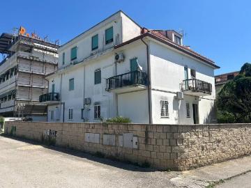 Camilleri, Latina Lazio