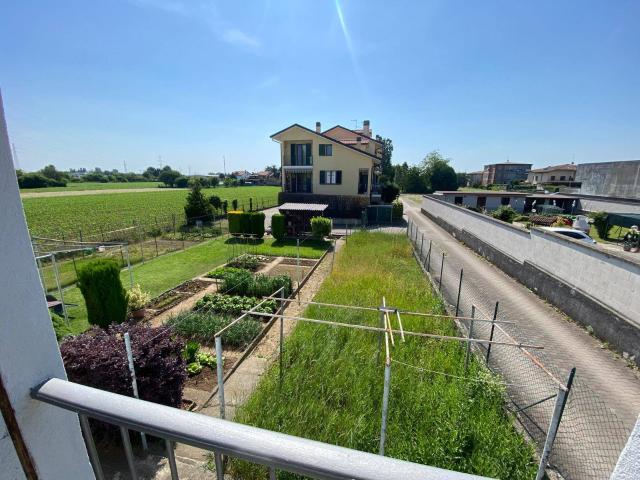 Appartamento in vendita a Arcore, Bernate