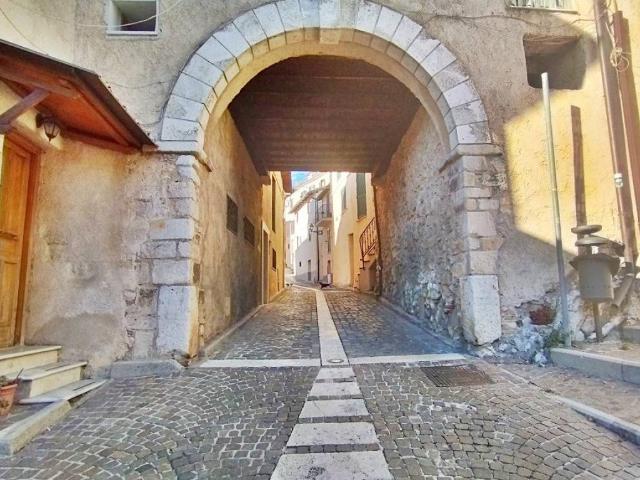 Appartamento in vendita a Arcinazzo Romano RM