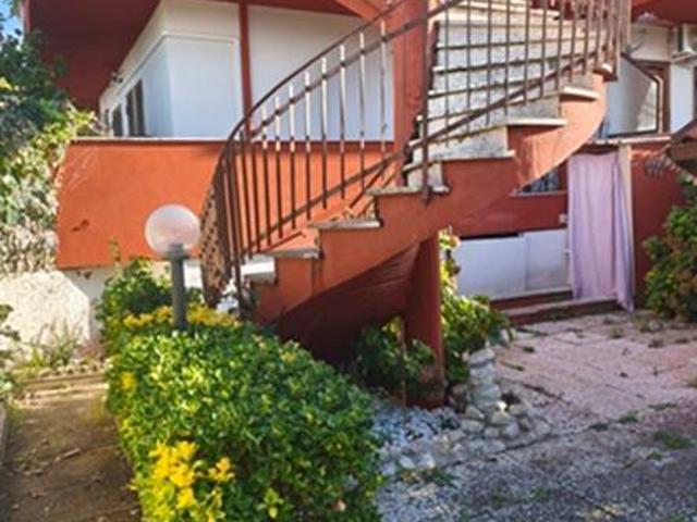 Appartamento in vendita a Ardea RM