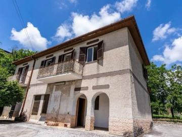 Appartamento in vendita a Artena RM