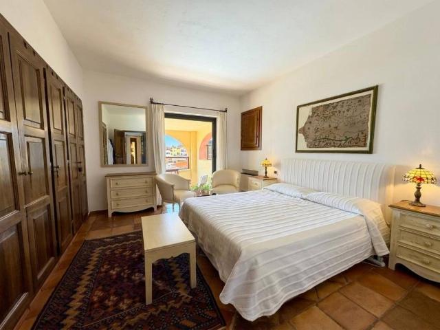 Appartamento in vendita a Arzachena OT