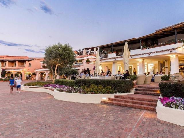 Appartamento in vendita a Arzachena OT