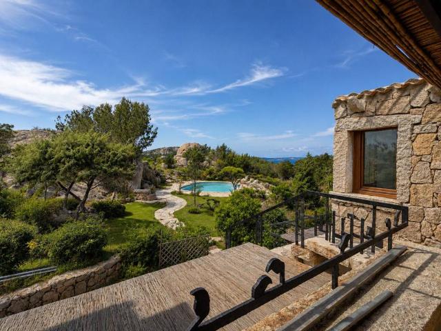 Appartamento in vendita a Arzachena OT