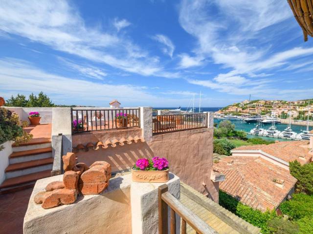 Appartamento in vendita a Arzachena OT