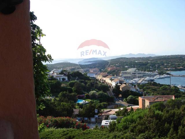 Appartamento in vendita a Arzachena OT