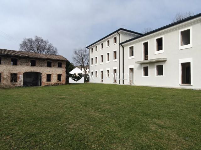 APPARTAMENTO in VENDITA a ASOLO di 4 vani