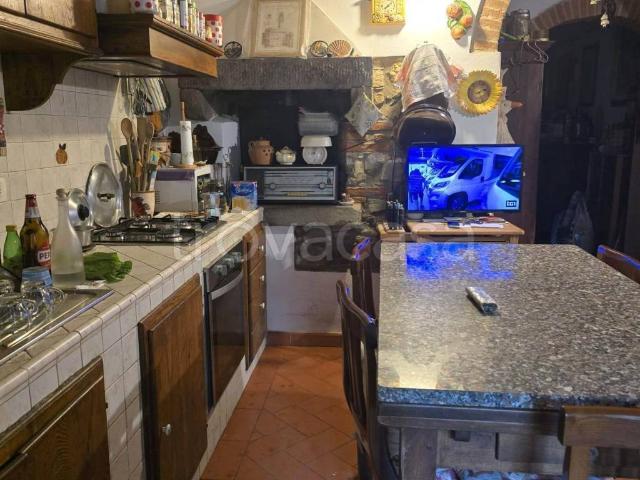 Appartamento in vendita a Bucine