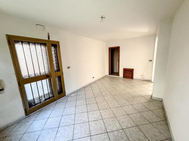APPARTAMENTO in VENDITA a BUCINE AMBRA di 4 vani