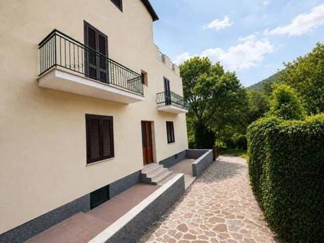 Appartamento in vendita a Bussi sul Tirino PE