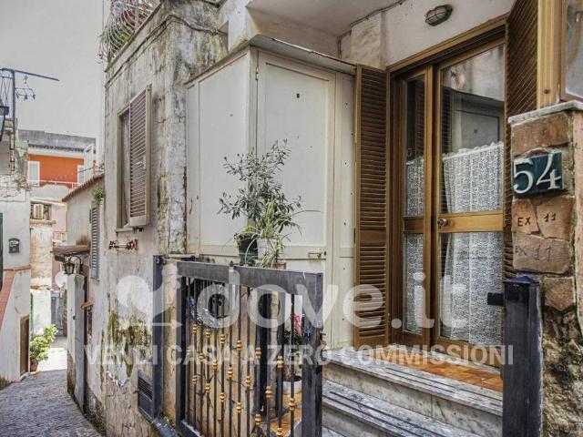 Casa indipendente in vendita a Bacoli NA