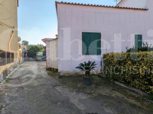 Appartamento in vendita a Bacoli NA