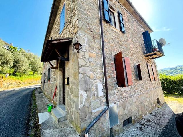 Appartamento in vendita a Bagnone MS