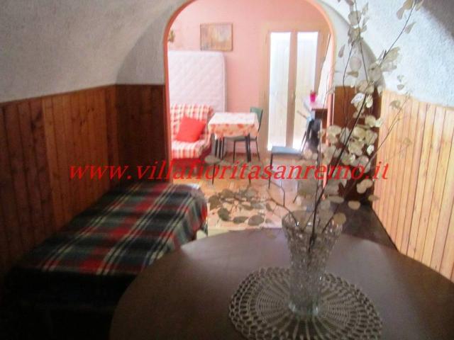 Appartamento in vendita a Bajardo IM