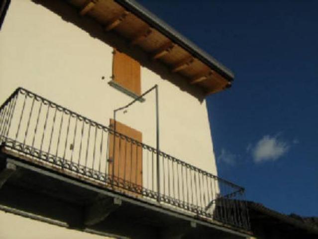 Casa indipendente in vendita a Ballabio LC