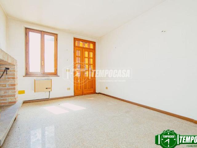 Casa indipendente in vendita a Bastida Pancarana