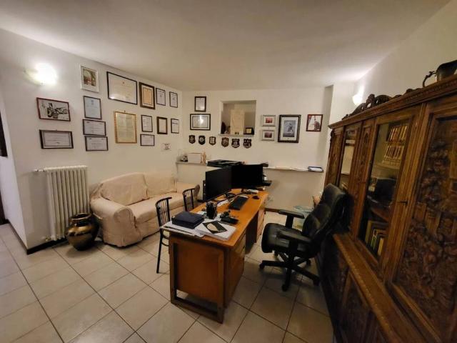 Appartamento in vendita a Barni CO