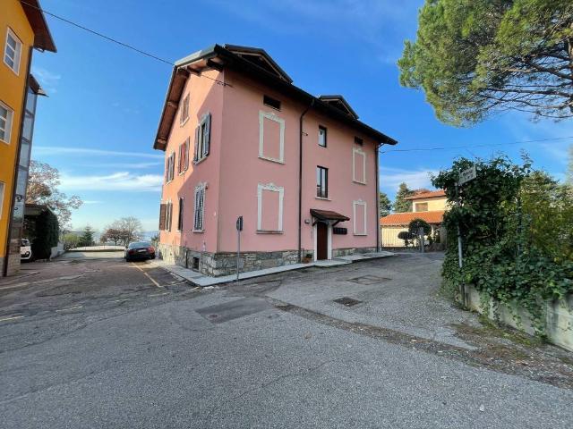 Appartamento in vendita a Barasso VA