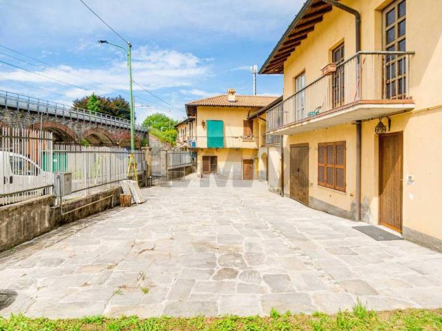 Appartamento in vendita a Barasso VA
