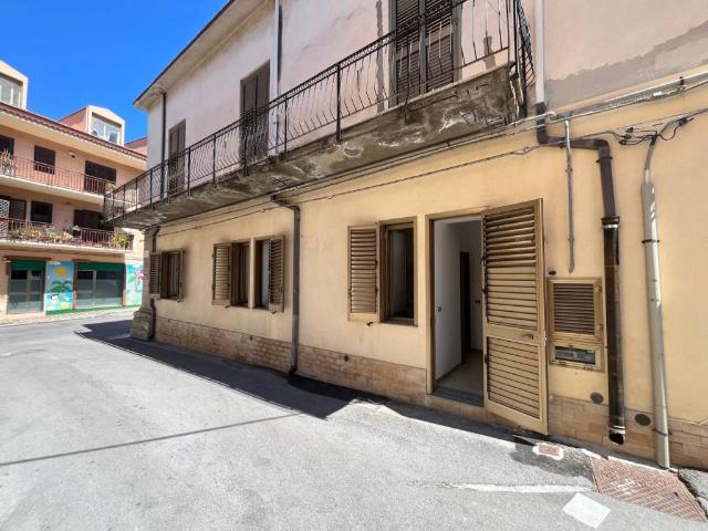 Appartamento in vendita a Barcellona Pozzo di Gotto ME