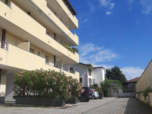 Appartamento in vendita a Bareggio MI