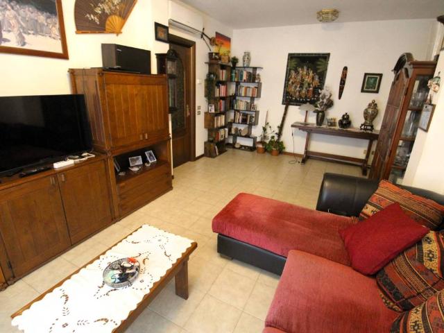 Appartamento in vendita a Bareggio MI