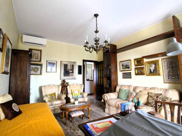 Appartamento in vendita a Bareggio MI