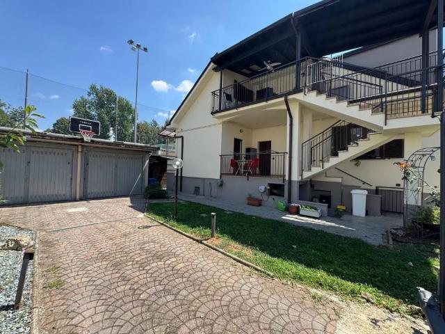 Villa in vendita a Bareggio MI