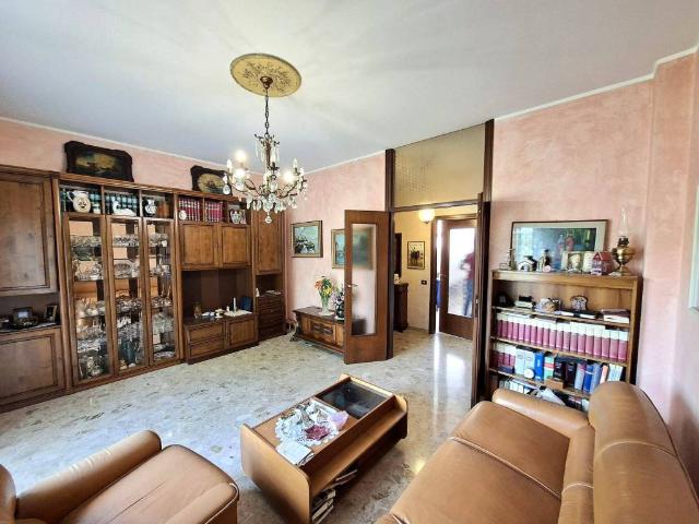 Appartamento in vendita a Bareggio MI