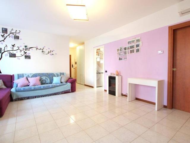Appartamento in vendita a Bareggio MI