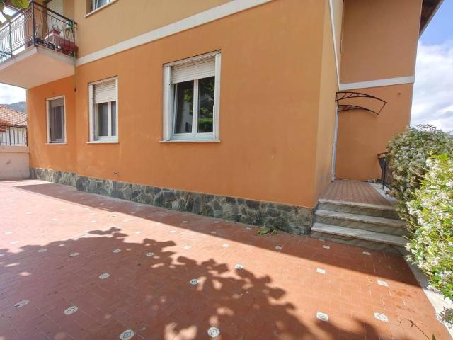 Appartamento in vendita a Bargagli GE