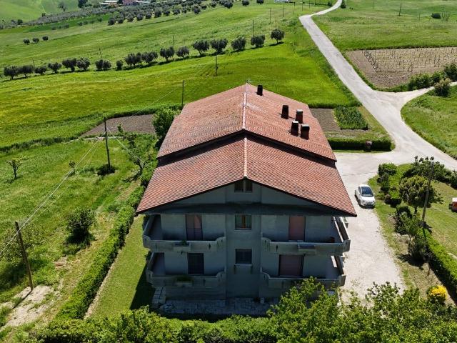 Appartamento in vendita a Bellante