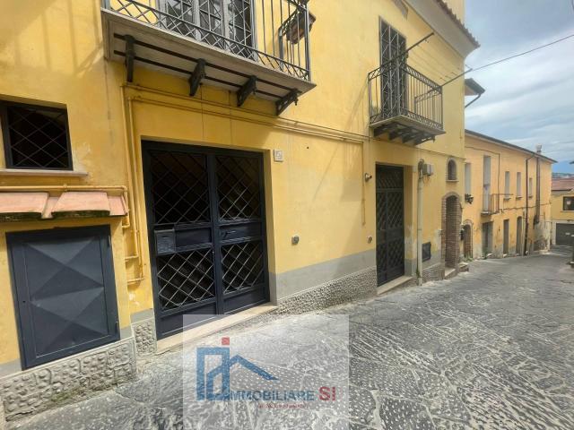 Appartamento in vendita a Benevento, Centro Storico
