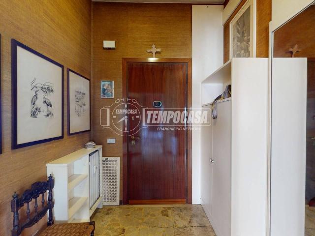 Appartamento in vendita a Besana In Brianza