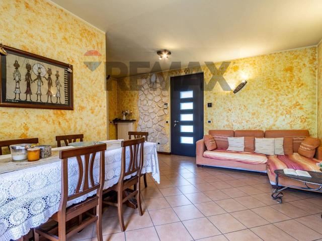 Appartamento in vendita a Besana In Brianza