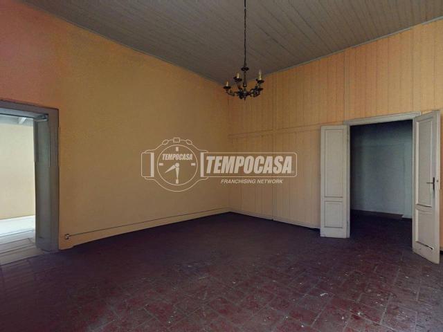Appartamento in vendita a Besana In Brianza