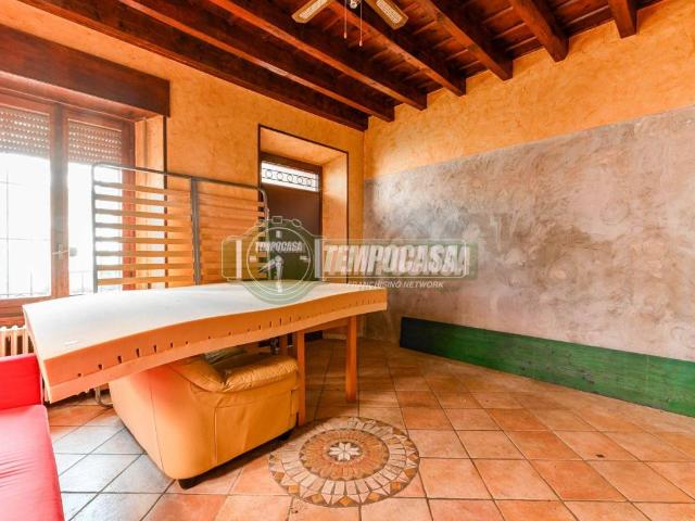 Casa indipendente in vendita a Bernareggio MB