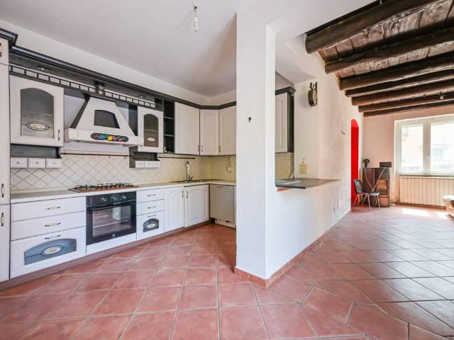 Appartamento in vendita a Beverino SP