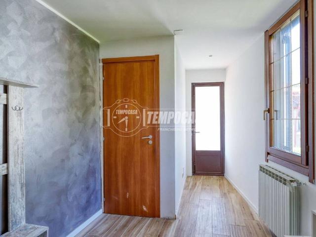 Appartamento in vendita a Bisuschio VA