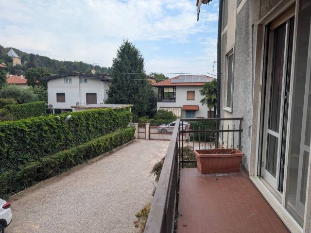 Appartamento in vendita a Bisuschio VA