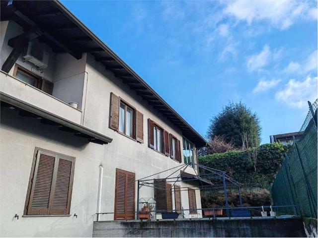 Appartamento in vendita a Bizzarone CO