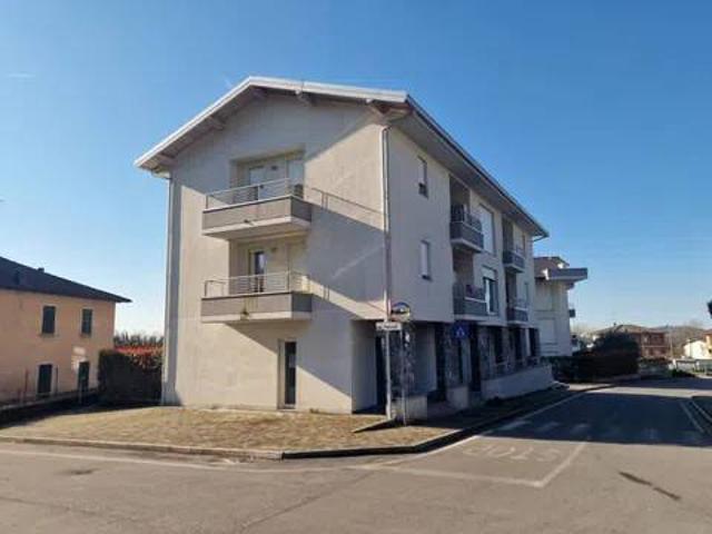 Appartamento in vendita a Bizzarone CO