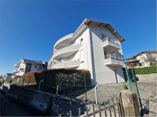Appartamento in vendita a Bizzarone CO